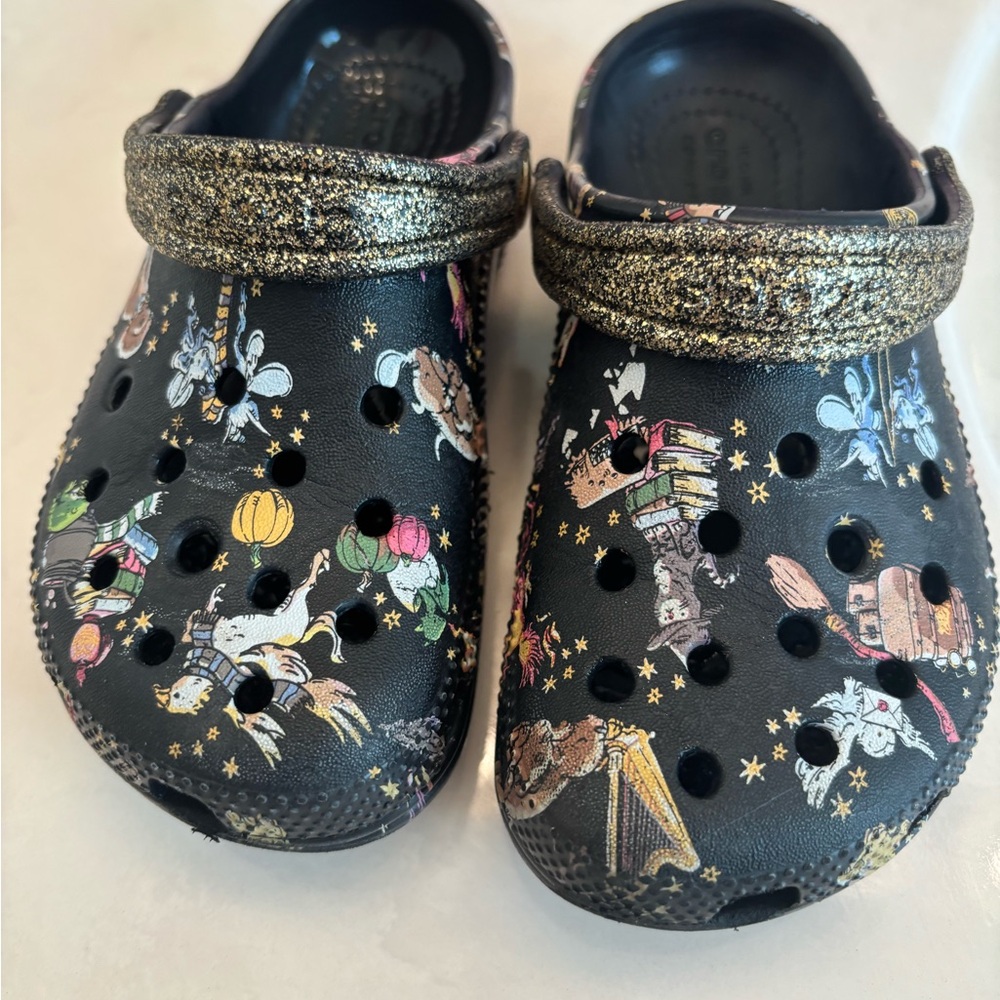 CROCS Black and Gold Harry Potter